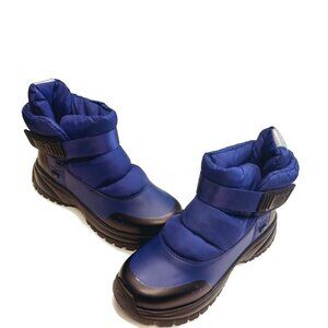 SOLD (by another app) UGG Blue and Black Winter Boots
